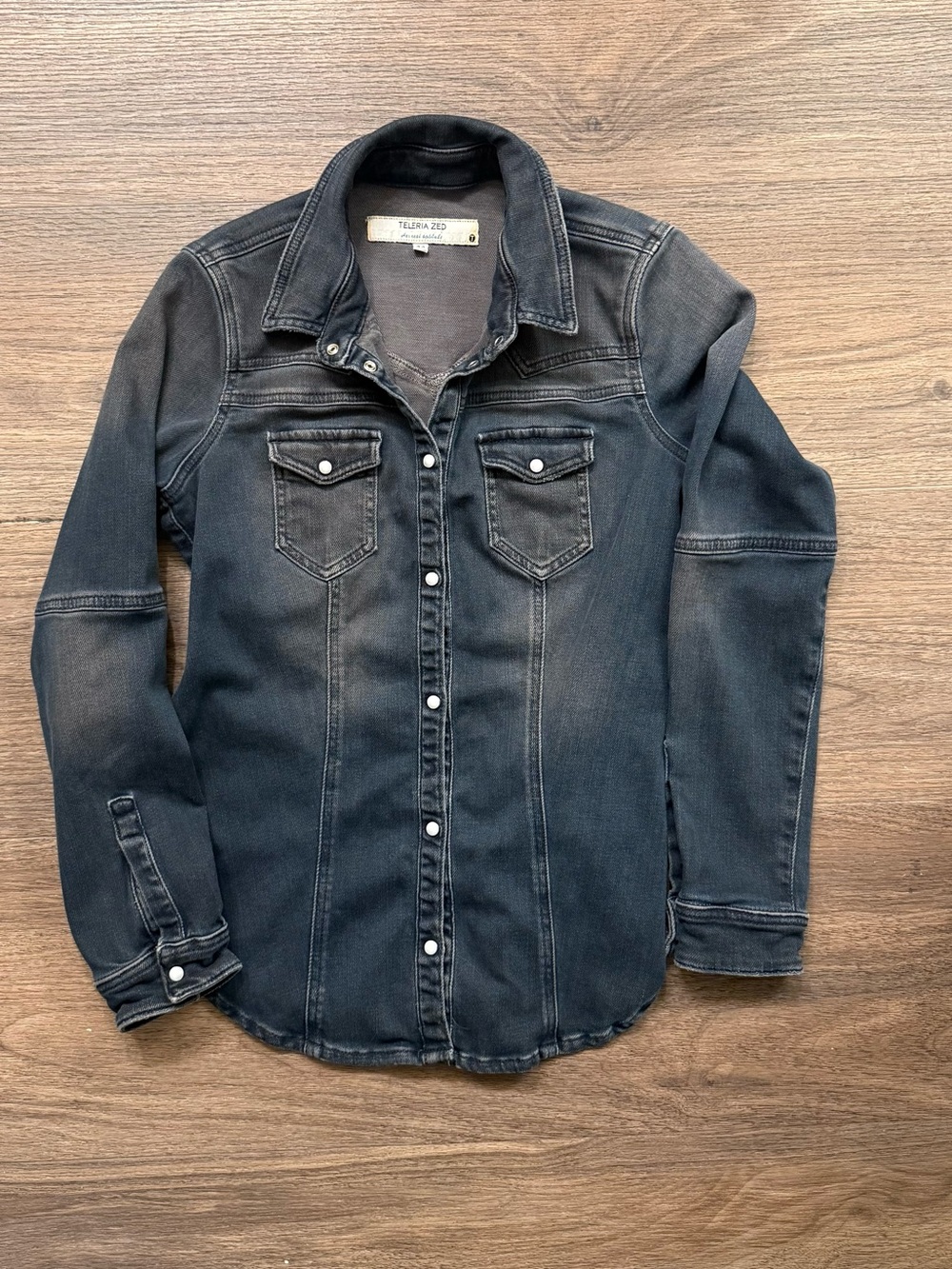 Teleria Zed luxury Italian western denim top, snap-front $395 MSRP Size 44